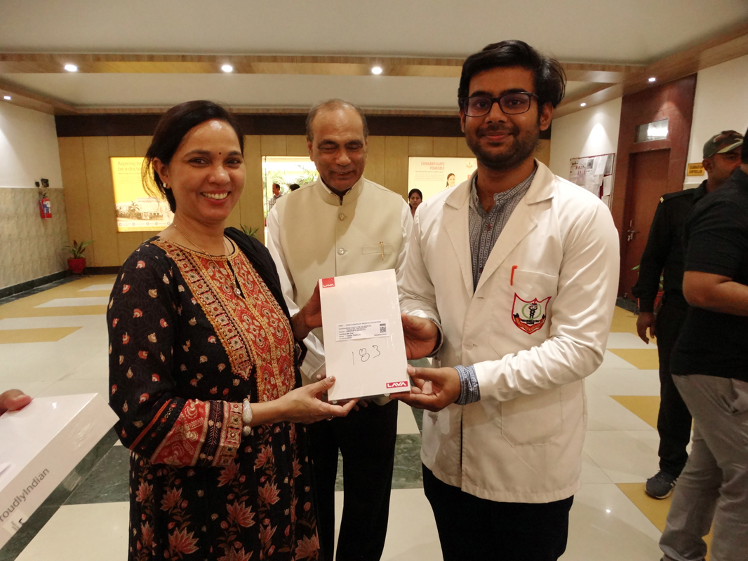 Free Smartphone and Tablet Distribution 2022
