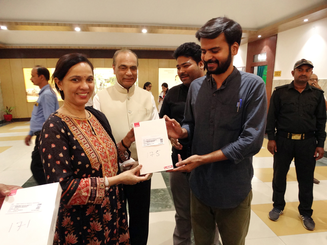 Free Smartphone and Tablet Distribution 2022